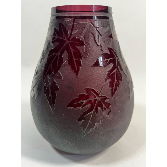 Ken Benson Amethyst Art Glass Carved Leaf Pattern Vase 7.5”